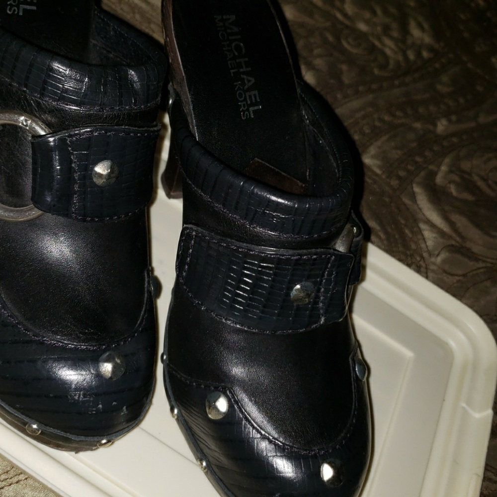 Shoes - Picture 2 of 4